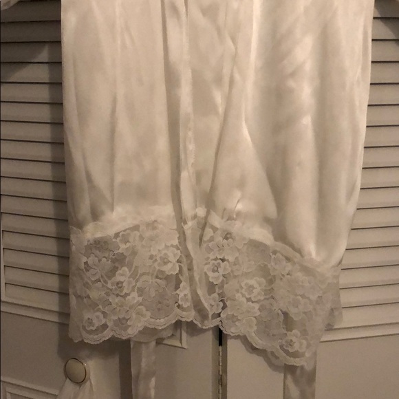 In Bloom Bride Robe - Picture 3 of 5